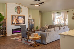 Smart TV, fireplace, video games, foosball - Joshua Tree National Park-Gorgeous Home-HotTub+Game Rm+Views+EV Charger! (Twentynine Palms)