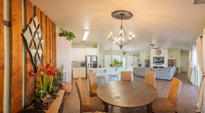 Dining - Joshua Tree National Park-Gorgeous Home-HotTub+Game Rm+Views+EV Charger! (Twentynine Palms)