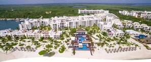 Exterior - Cancun 2 BR Luxury Vila with Resort Amenities (Punta Sam)
