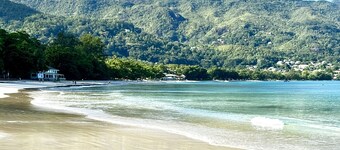 Modern hillside coastal villa 850 metres to Beau Vallon beach