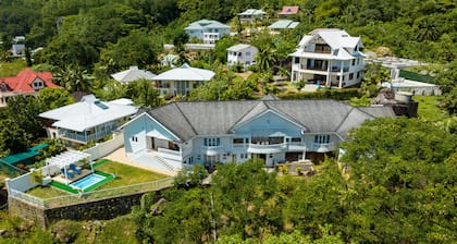 Modern hillside coastal villa 850 metres to Beau Vallon beach