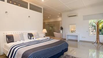 2 bedrooms, in-room safe, desk, iron/ironing board