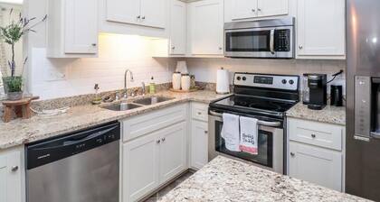 Luxurious condo minutes from Ole Miss & the Square