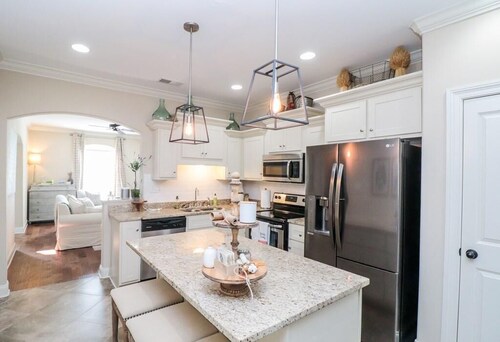 Luxurious condo minutes from Ole Miss & the Square