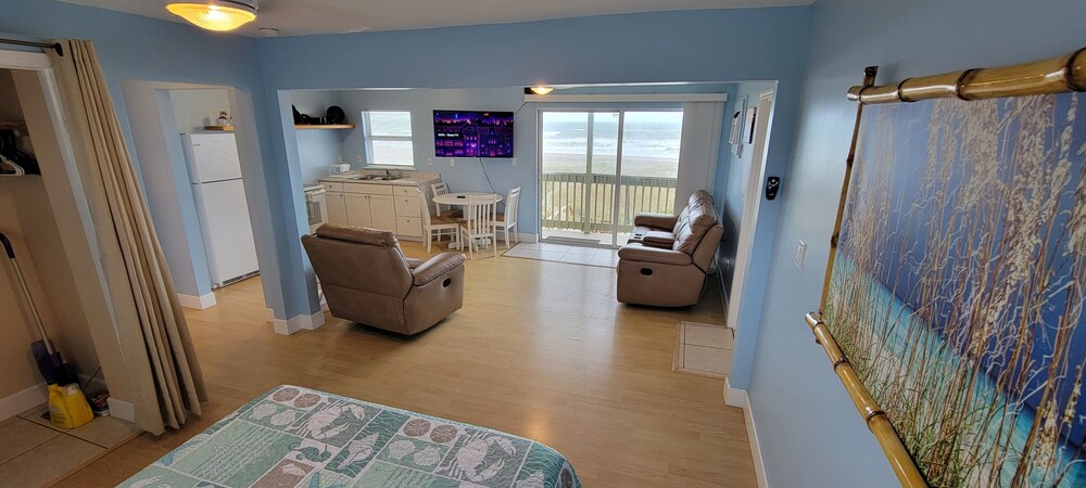 Beautiful Panoramic Views downtown with private beach access - Cocoa ...