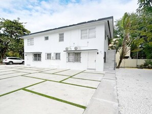 Exterior - 2655 SW - APT 2 · Fully equipped Apt w/ parking great location! (Miami)