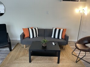 Smart TV - 2655 SW - APT 2 · Fully equipped Apt w/ parking great location! (Miami)