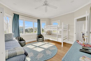 4 habitaciones, decoración personalizada, cuna de viaje y wifi gratis 
