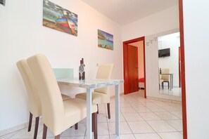 Dining - Seafront Apartments Anthony - One Bedroom Apartment with Terrace and Sea View (Lastovo)