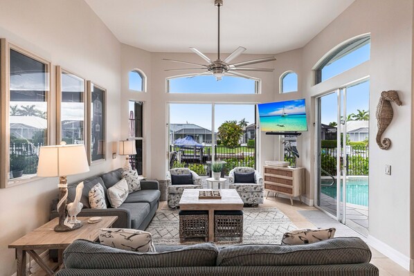 Télévision, table de tennis de table