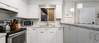 Contemporary Condo in the Heart of Old Town