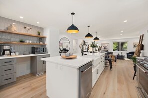 House, Multiple Beds, Patio, Garden View (312 Locust St.) | Private kitchen | Fridge, microwave, oven, stovetop - Elegant Old Town Charm – Walk to Csu and Downtown (Fort Collins)