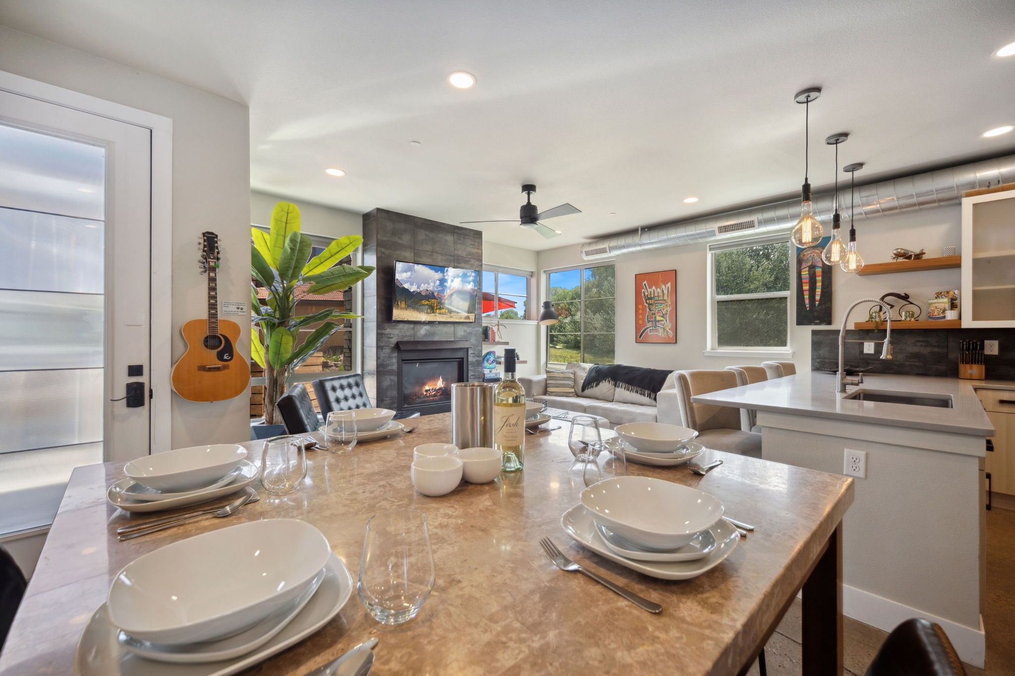 House, Multiple Beds, Patio, Garden View (750 Jerome St. (Unit 1)*) | Interior
