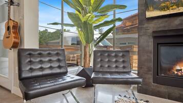 Ferienhaus, Mehrere Betten, Terrasse, Gartenblick (750 Jerome St. (Unit 1)*) | Innenbereich