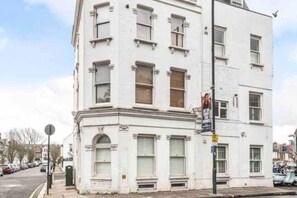 Studio, 1 Queen Bed | Exterior - Modern and Cosy Studio Flat in West London (London)