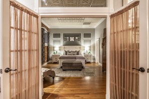 Casa, varias camas, cocina, vistas al jardín (262 Old FireHouse Alley) | 1 dormitorio, wifi gratis, ropa de cama