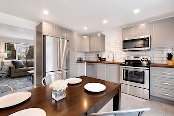 Comfortable Abode Near Historic Downtown