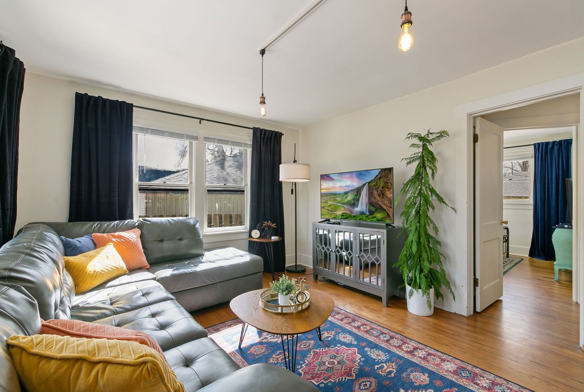 House, Multiple Beds, Patio, Garden View (725 E Mulberry St.) | Living area | 40-inch TV with digital channels