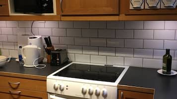 House, Multiple Beds | Private kitchen | Fridge, microwave, oven, dishwasher