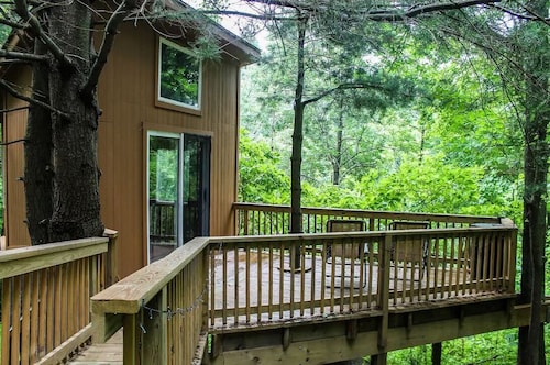 Log Cabin and Treehouse