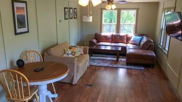 Smart TV, fireplace, DVD player, books