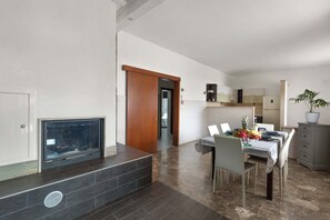 Appartement | Woonkamer | Flatscreentelevisie