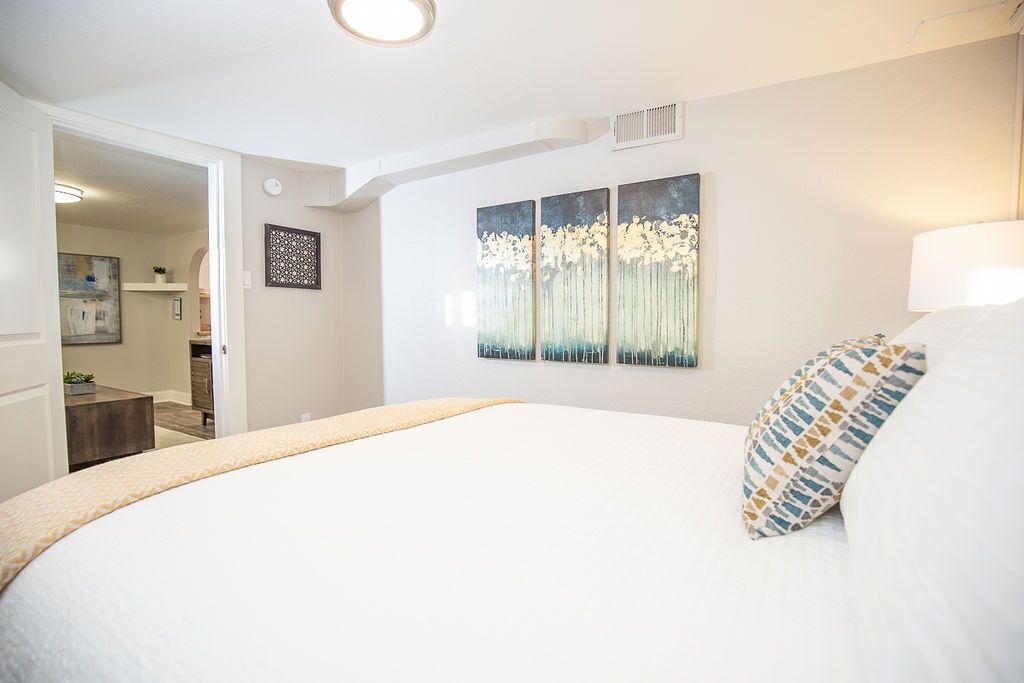 Apartment, Multiple Beds, Kitchen, Garden View (1534 10th Ave. - Lower) | 2 bedrooms, free WiFi, bed sheets