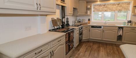 Dishwasher, cookware/dishes/utensils