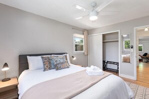 House, Multiple Beds, Hot Tub, Garden View (1112 Cherry St.) | 4 bedrooms, free WiFi, bed sheets