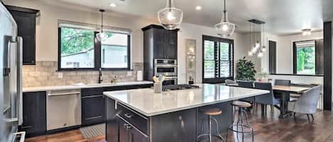 Ferienhaus, Mehrere Betten, Terrasse, Gartenblick (327 N. Loomis Ave*) | Eigene Küche