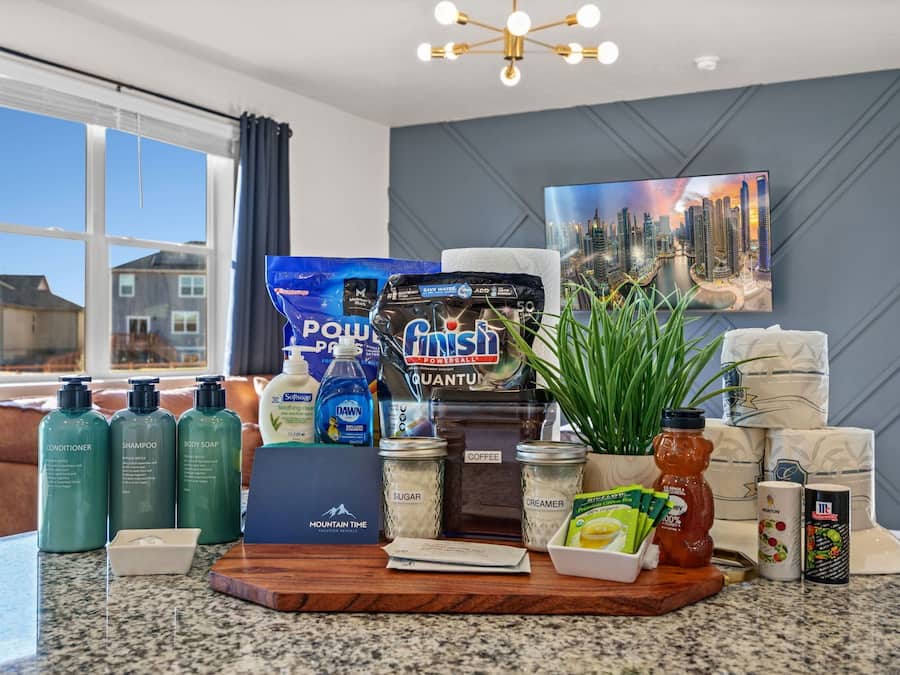 Apartment, Multiple Beds, Kitchen, Garden View (622 W. Laurel St. - Lower) | Interior