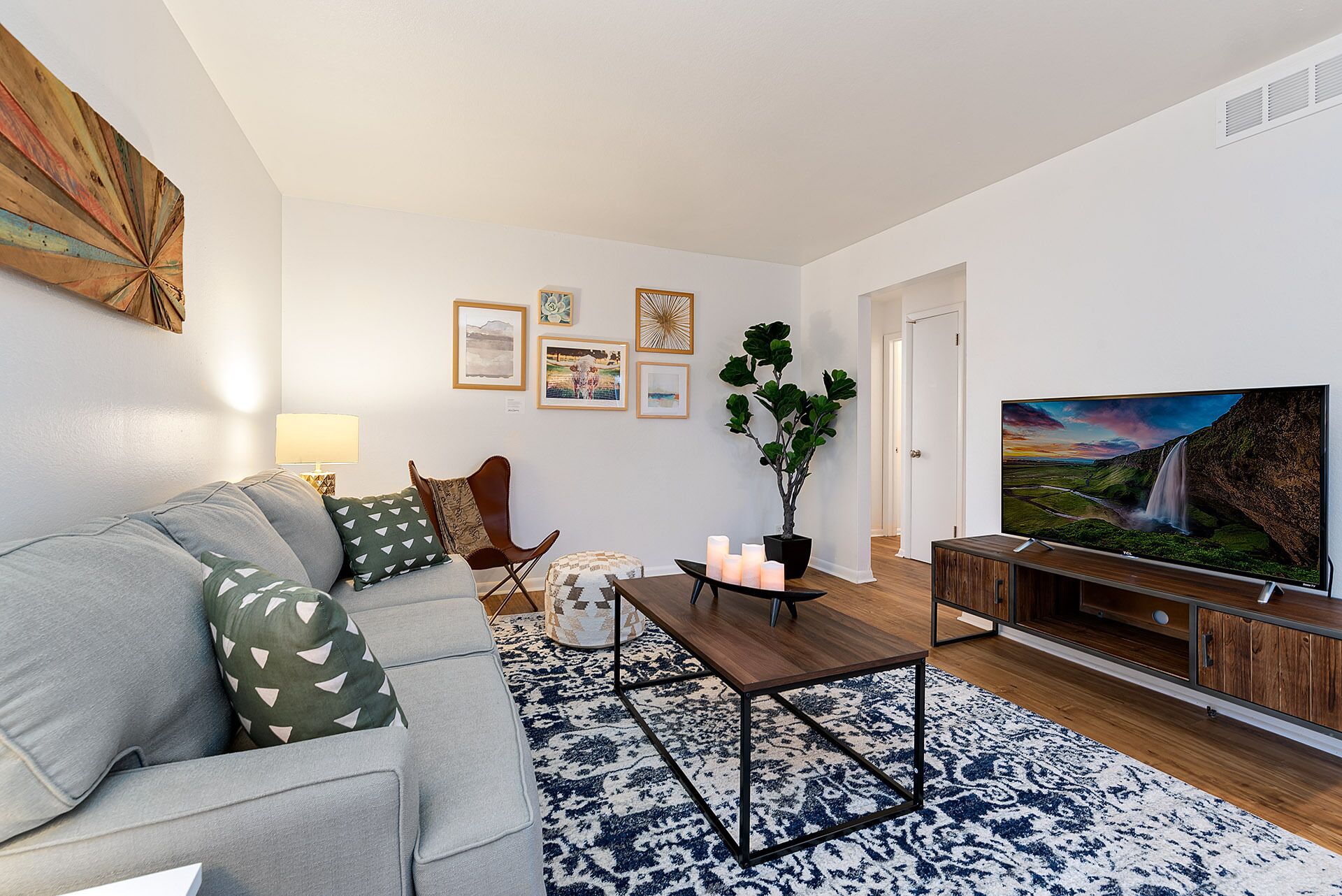 Condo, Multiple Beds, Kitchen, Garden View (1020 Garfield St. (Suite 2)) | Living area | 40-inch TV with digital channels