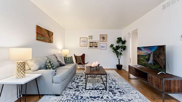 Condo, Multiple Beds, Kitchen, Garden View (1020 Garfield St. (Suite 2)) | Living area | 40-inch TV with digital channels
