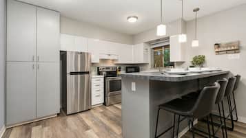 Condo, Multiple Beds, Patio, Garden View (220 Peterson St Unit 7) | Private kitchen | Fridge, microwave, oven, stovetop