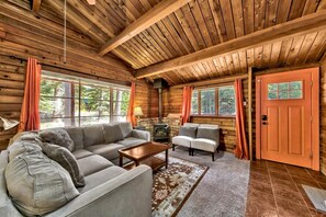Cabin, 3 Bedrooms | Living area | Smart TV