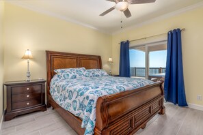 5 bedrooms, free WiFi - Beach Happy - 2609 Bienville 5 Bedroom Home by RedAwning (Dauphin Island)