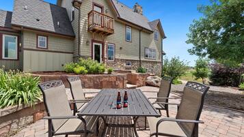 House, Multiple Beds, Patio, Mountain View (3455 N Shields St*) | Outdoor dining