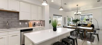 Gorgeous Townhome Steps From the Brewery District!