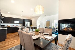 Maison, Plusieurs lits, patio, vue sur le jardin (420 Cajetan St.) | Restauration