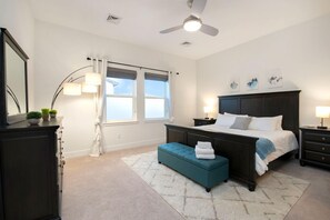 Maison, Plusieurs lits, patio, vue sur le jardin (420 Cajetan St.) | 3 chambres, accès au Wi-Fi (inclus), literie fournie