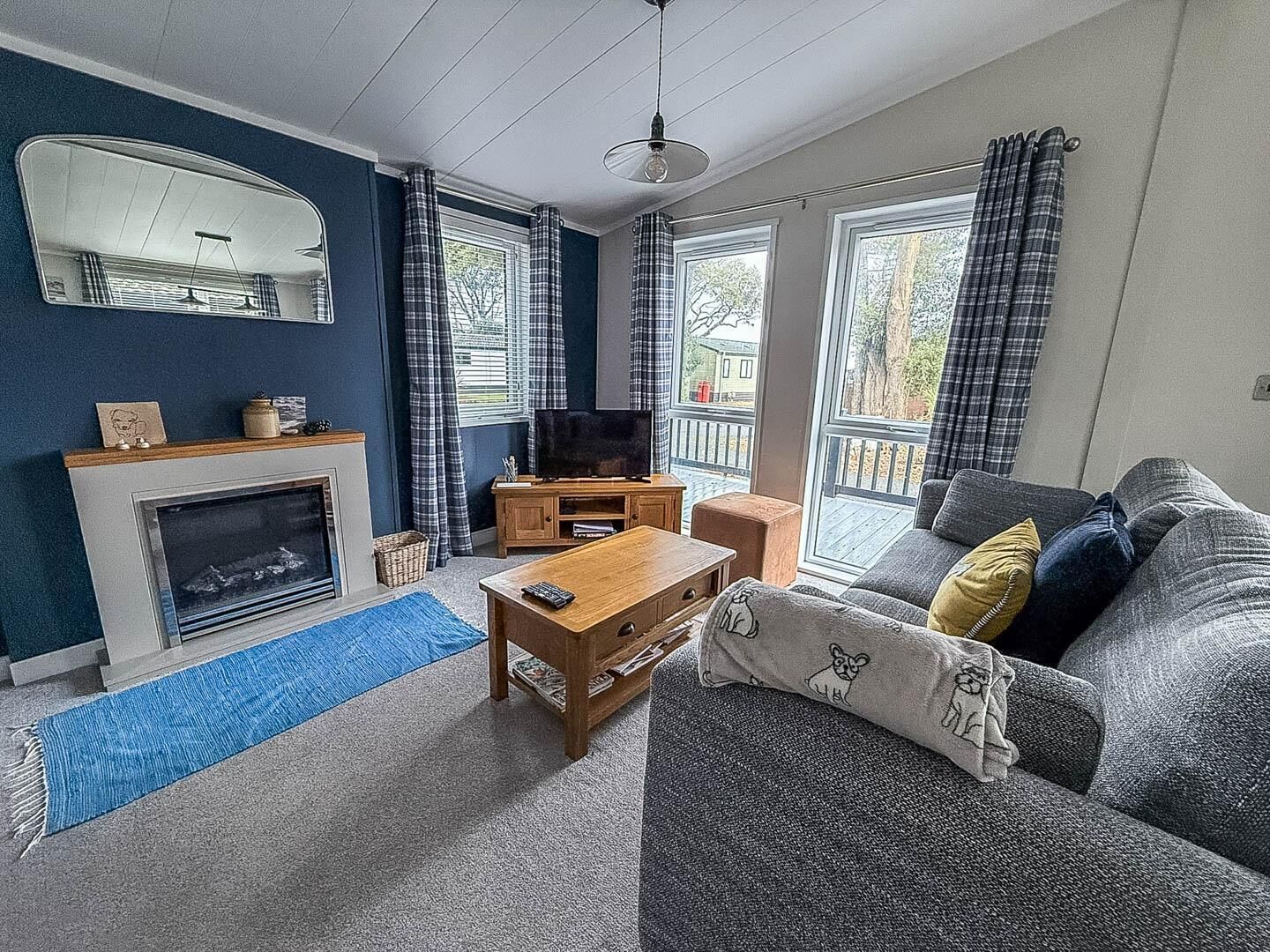 Stunning Lodge With Large Decking At Azure Seas In Suffolk Ref 32109og - Lowestoft