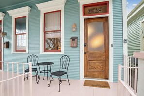 Exterior detail - Bayou St. Rose (New Orleans)