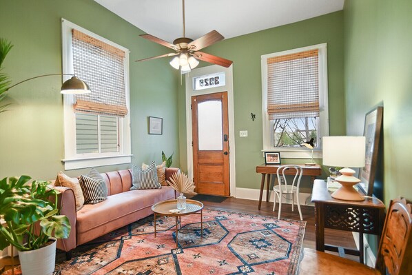 TV - Bayou St. Rose (New Orleans)