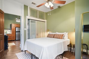 1 bedroom, desk, free WiFi, bed sheets - Bayou St. Rose (New Orleans)