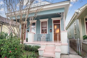 Exterior - Bayou St. Rose (New Orleans)