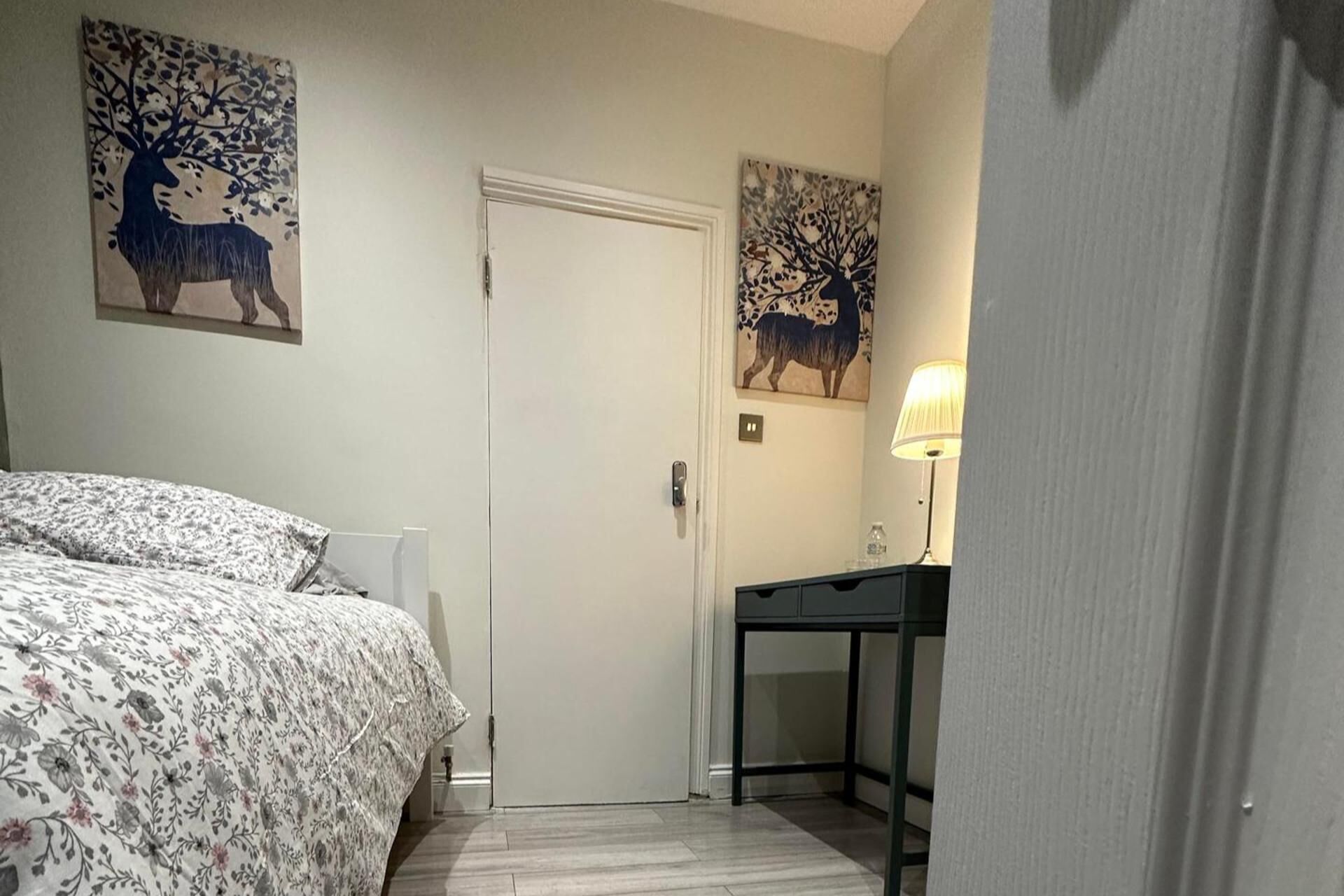 1 dormitorio, tabla de planchar con plancha, wifi gratis y ropa de cama