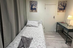 1 Schlafzimmer, Bügeleisen/Bügelbrett, kostenloses WLAN, Bettwäsche