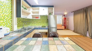 Basic Room, 1 Bedroom (101ho(multiple layer)) | 1 bilik tidur, Wi-fi percuma 