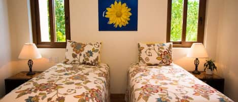 3 bedrooms, desk, iron/ironing board, free WiFi