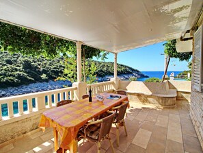 Appartement (Two Bedroom Apartment with Pool and S) | Terrasse/Patio